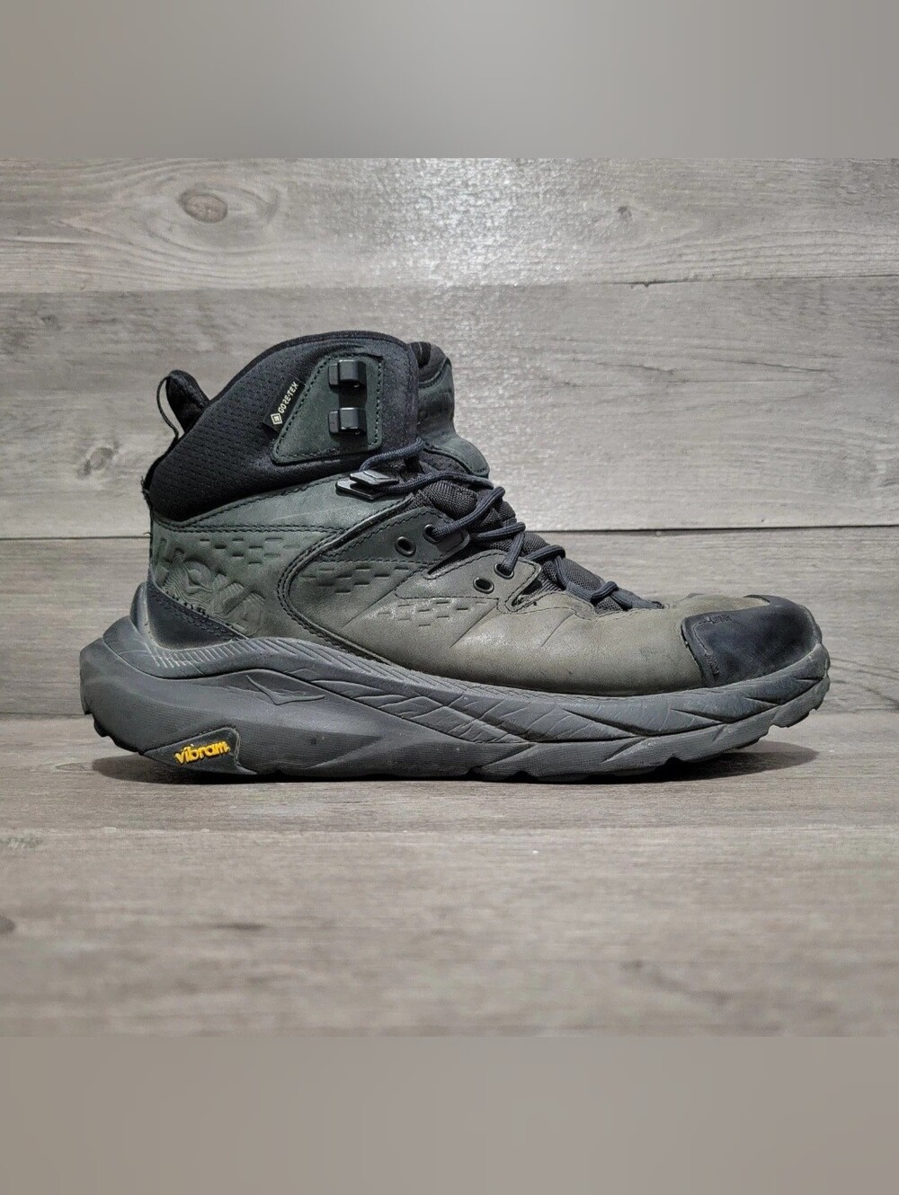 hoka kaha 2 gtx black women's 9.5 B hiking boots